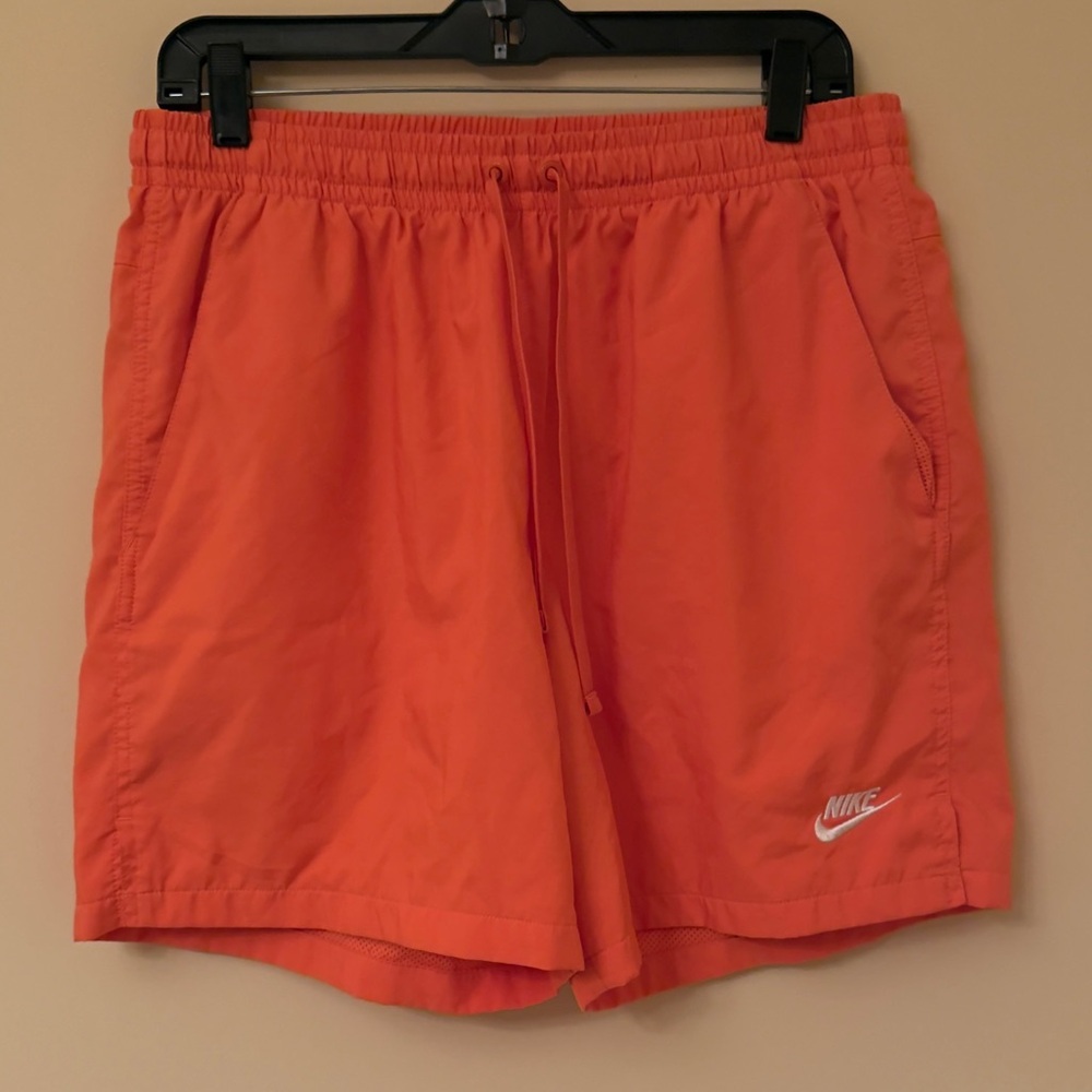 Nike workout men's Shorts in size large‎ orange